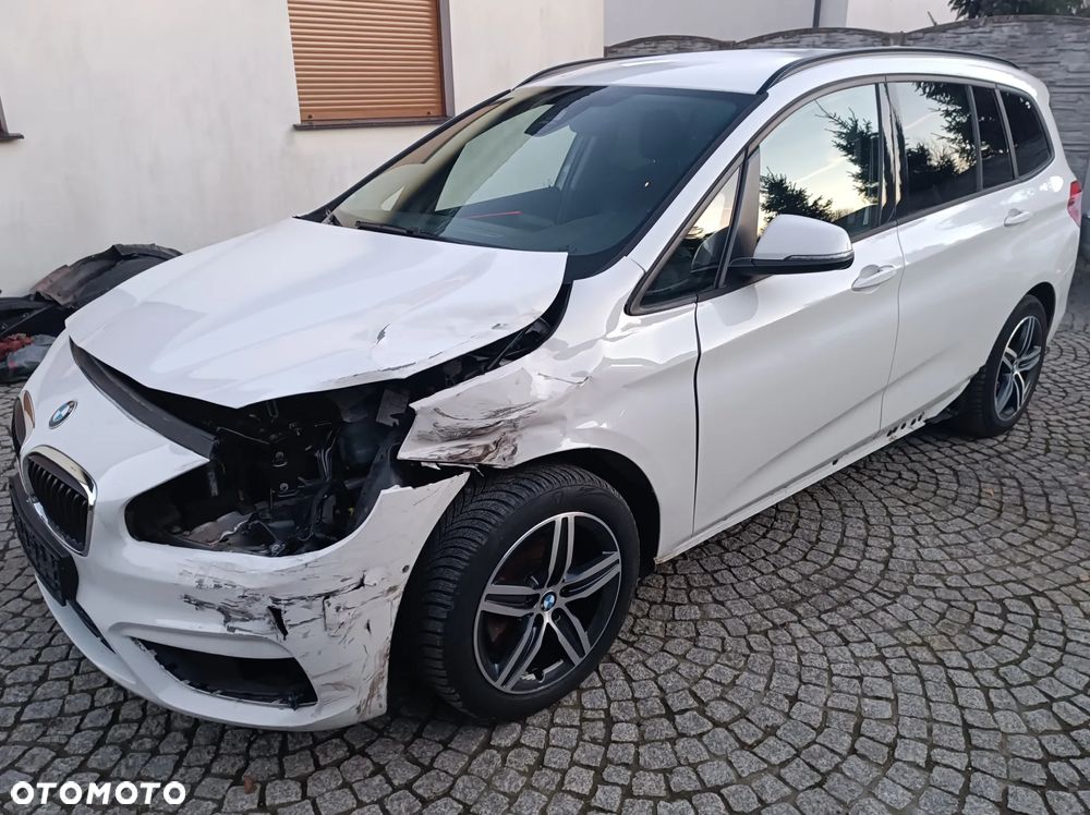 BMW Seria 2 218d Sport Line - 9