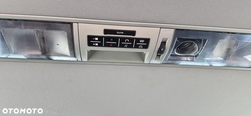 Volkswagen Multivan - 4
