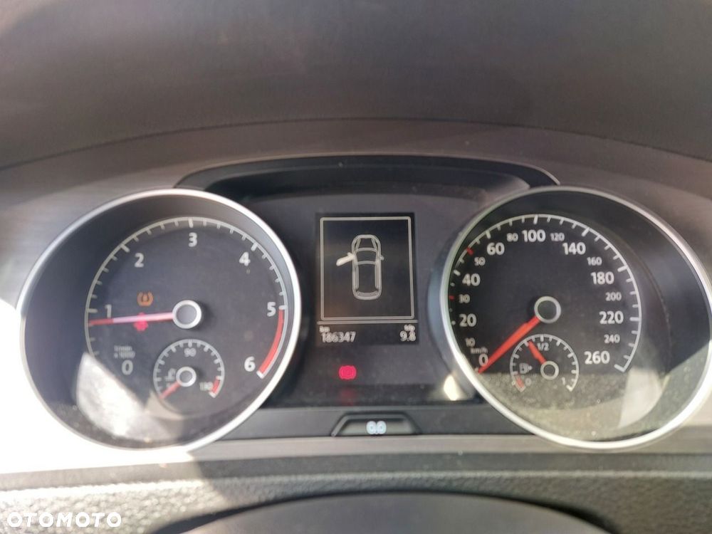Volkswagen Golf - 23