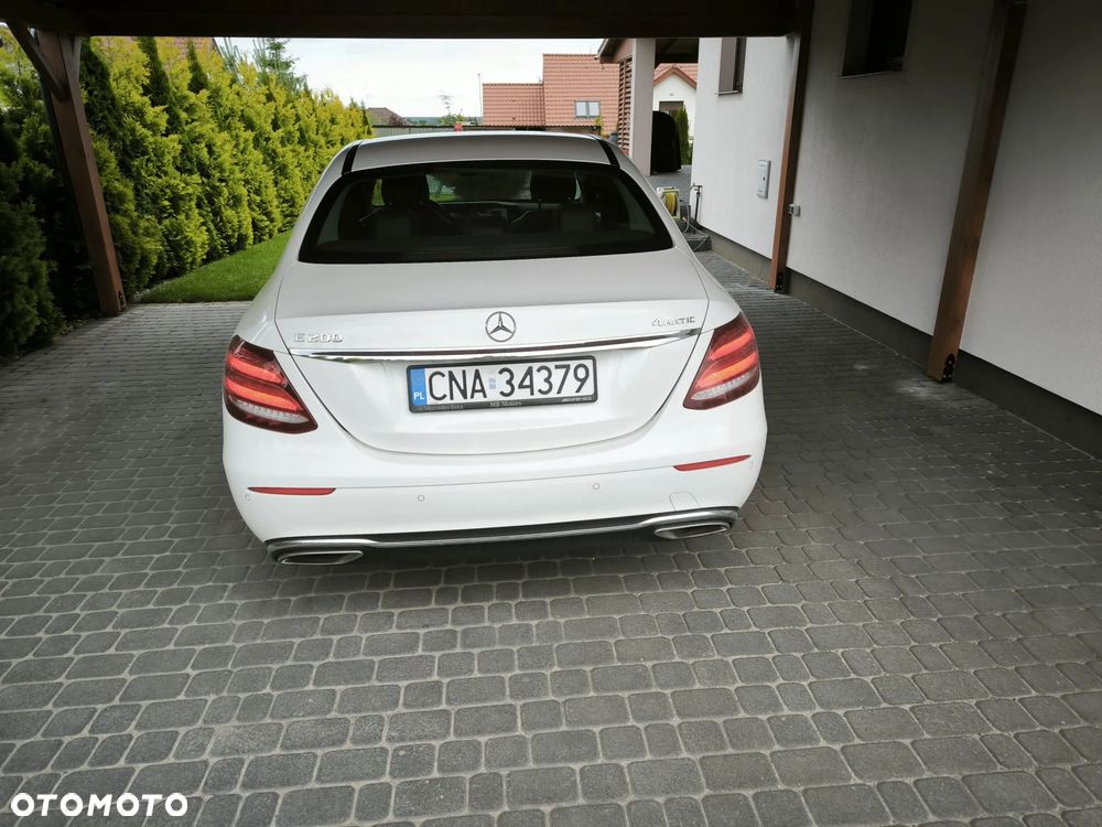 Mercedes-Benz Klasa E 200 4-Matic 9G-TRONIC - 8