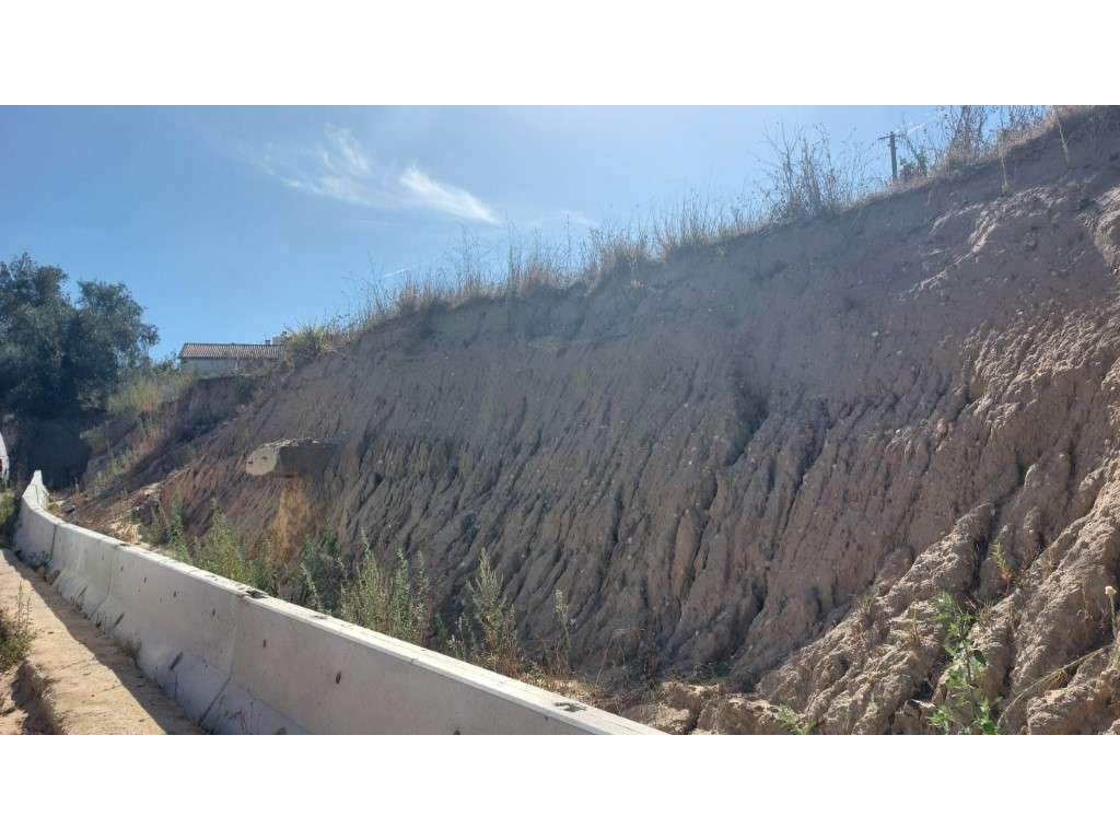 Terreno na vila de Monte Real para construção - Grande imagem: 4/7