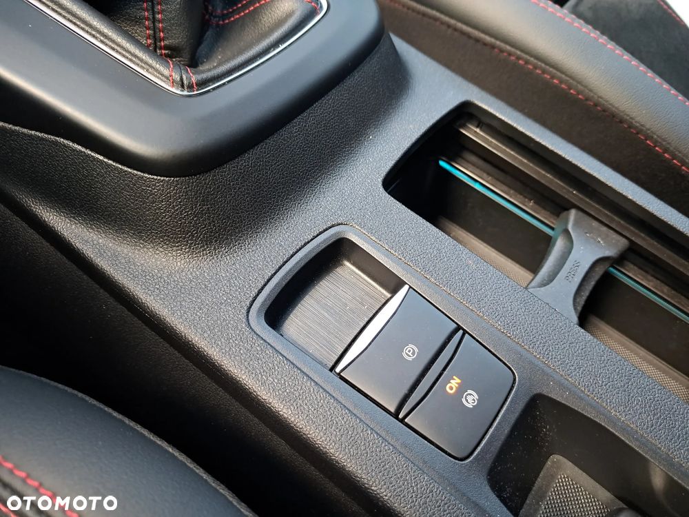 Ford Kuga 1.5 EcoBoost FWD ST-Line X - 32