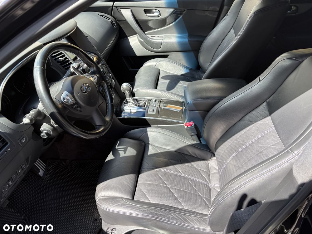 Infiniti QX70 3.0d S Premium - 6