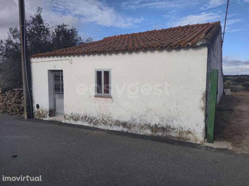 Moradia para Recuperar localizada em Aldeia dos Fernandes - Grande imagem: 2/26