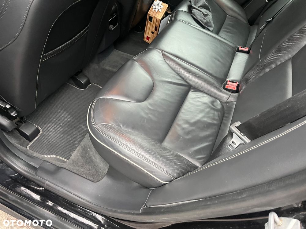 Volvo XC 60 D3 Drive-E R-Design Kinetic - 16