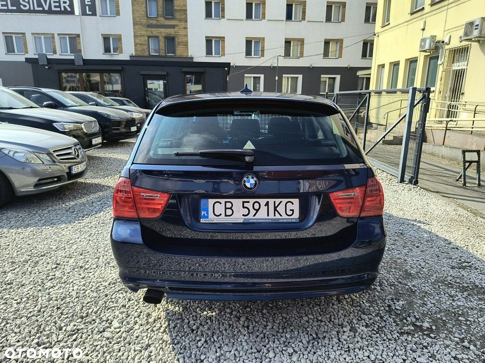 BMW Seria 3 318i - 6