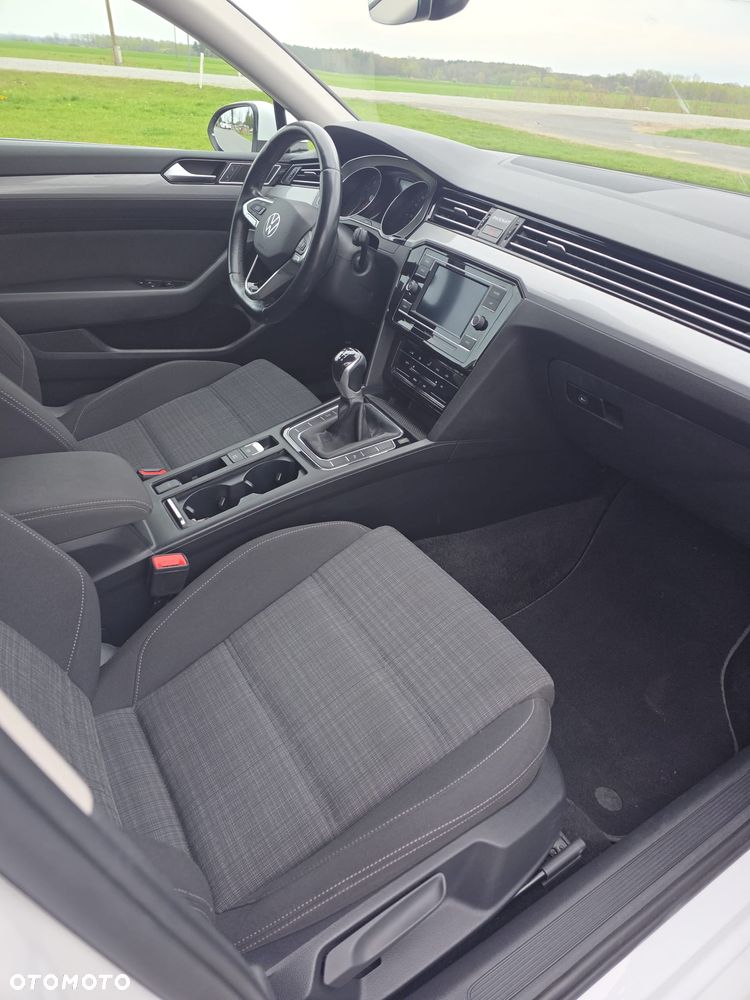 Volkswagen Passat 1.5 TSI EVO Business - 5
