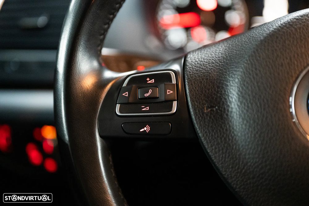 VW Sharan 2.0 TDI Confortline DSG - 24