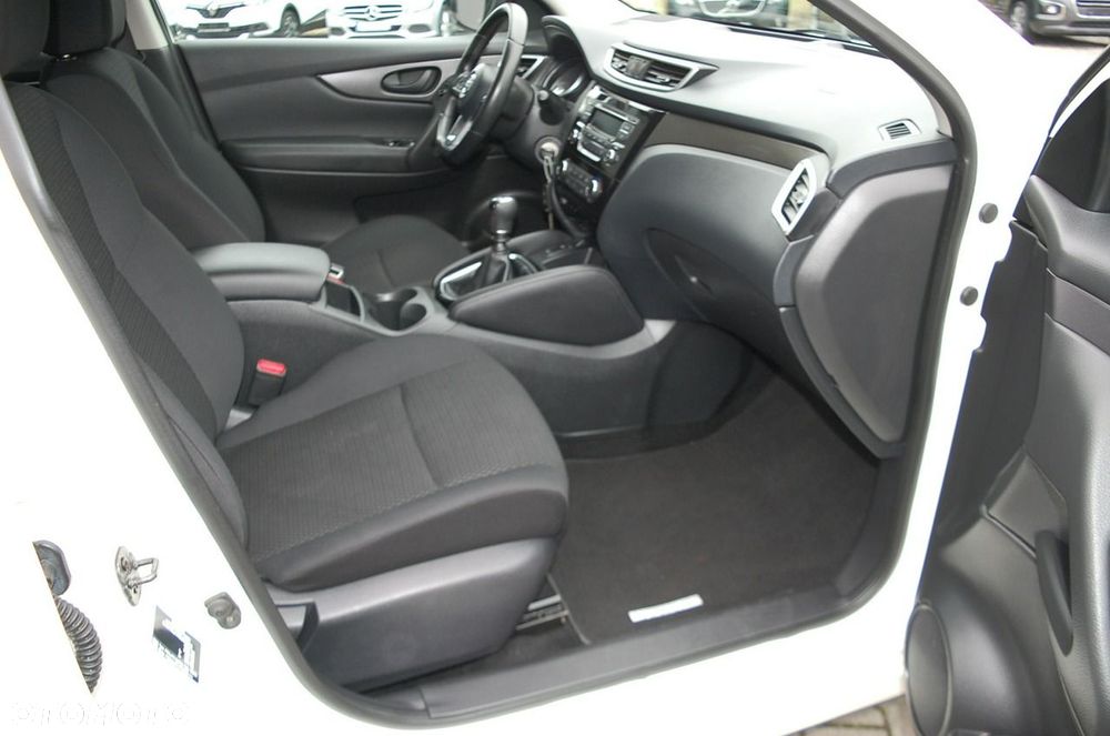 Nissan Qashqai - 25