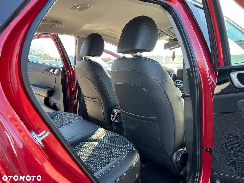 Kia XCeed - 26
