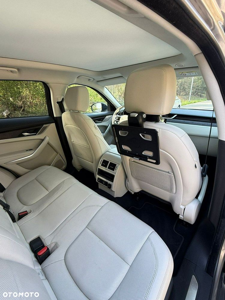 Jaguar E-Pace - 32