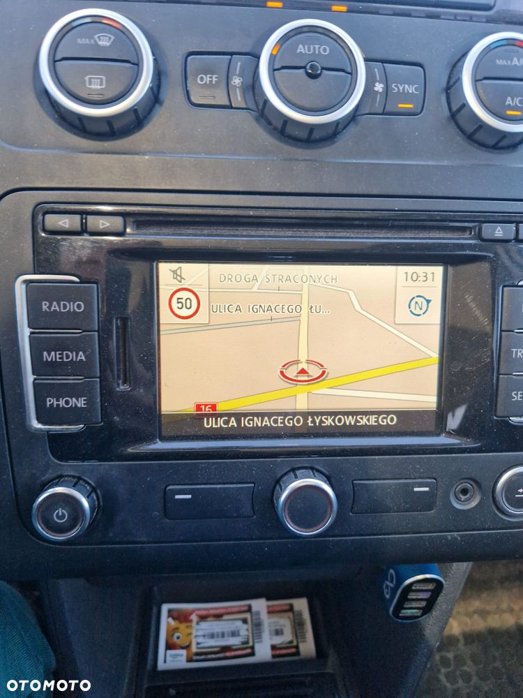 Volkswagen Touran 1.6 TDI DPF BlueMotion Technology MATCH - 14