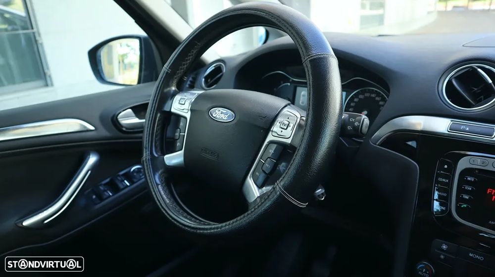 Ford S-Max 2.0 TDCi Titanium 7L - 44