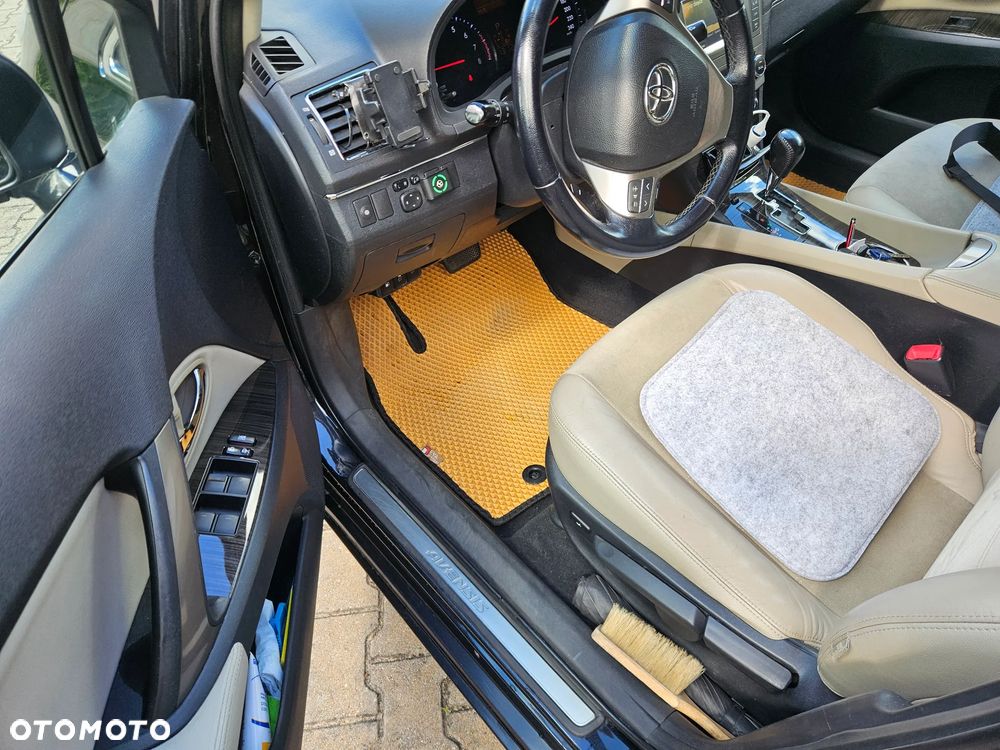 Toyota Avensis 1.8 Premium MS - 8