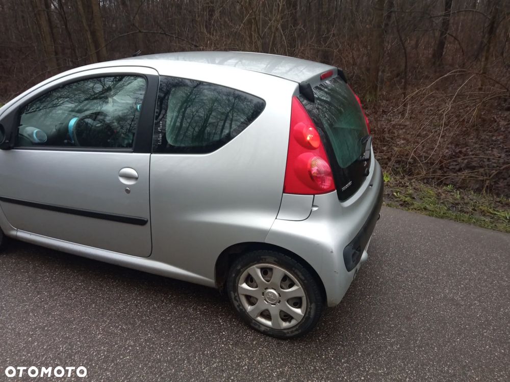 Peugeot 107 1.0 Urban Move - 9