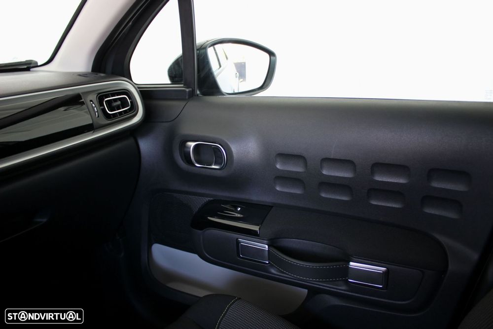 Citroën C3 1.2 PureTech Shine EAT6 - 33