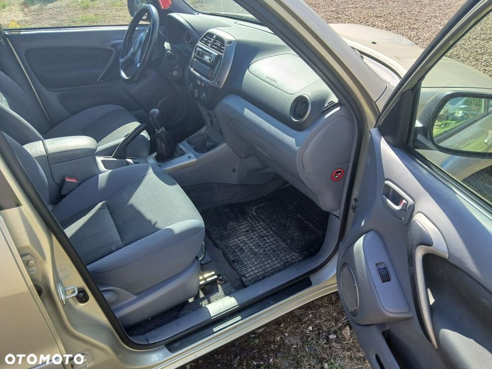 Toyota RAV4 D-4D 4x4 - 9