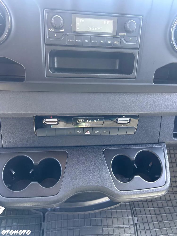 Mercedes-Benz Sprinter - 14