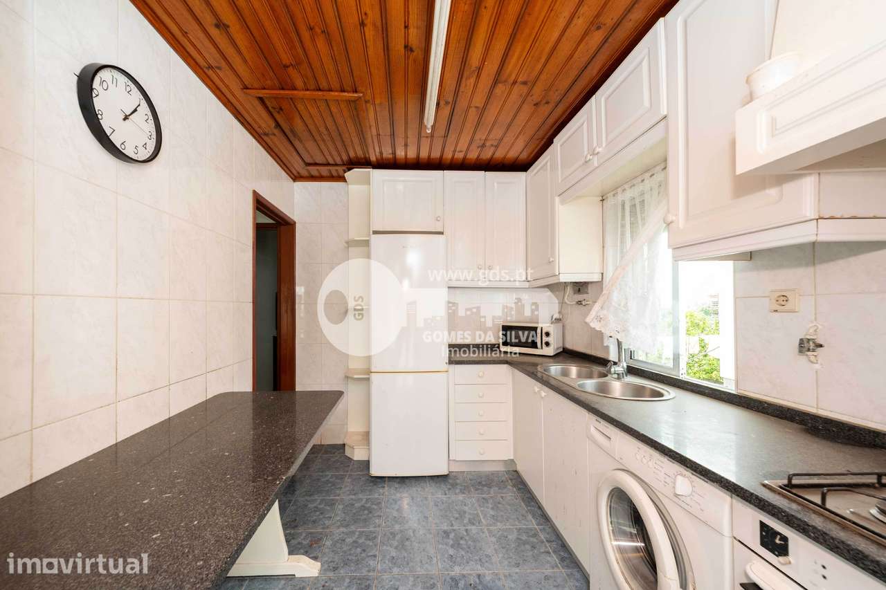 Moradia Bifamiliar T6 em Nogueira, Braga - Grande imagem: 3/39