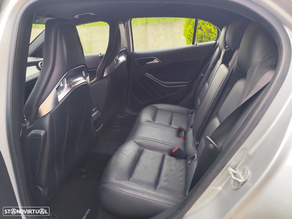 Mercedes-Benz GLA 45 AMG 4-Matic - 12
