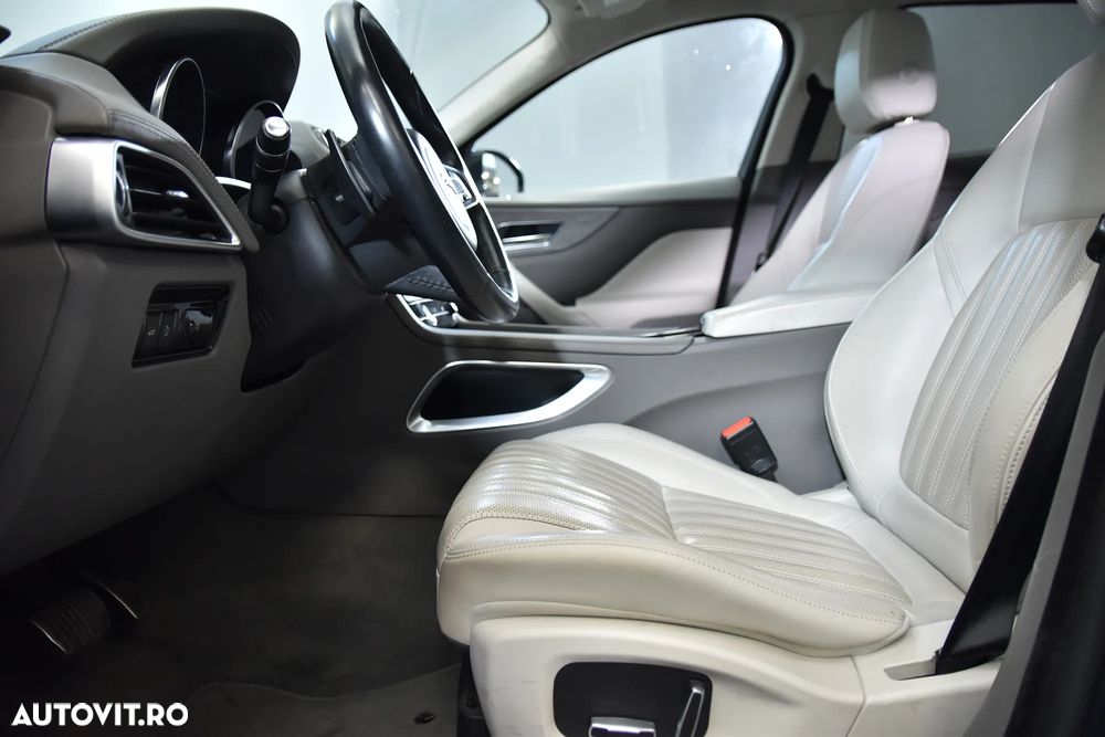 Jaguar F-Pace - 23