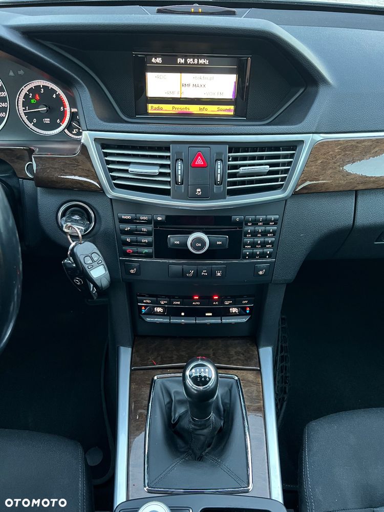 Mercedes-Benz Klasa E 200 BlueTEC Elegance - 13