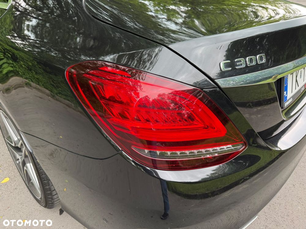 Mercedes-Benz Klasa C 300 9G-TRONIC - 13