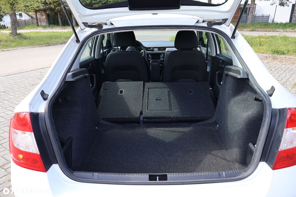 Skoda RAPID 1.2 TSI Style - 10