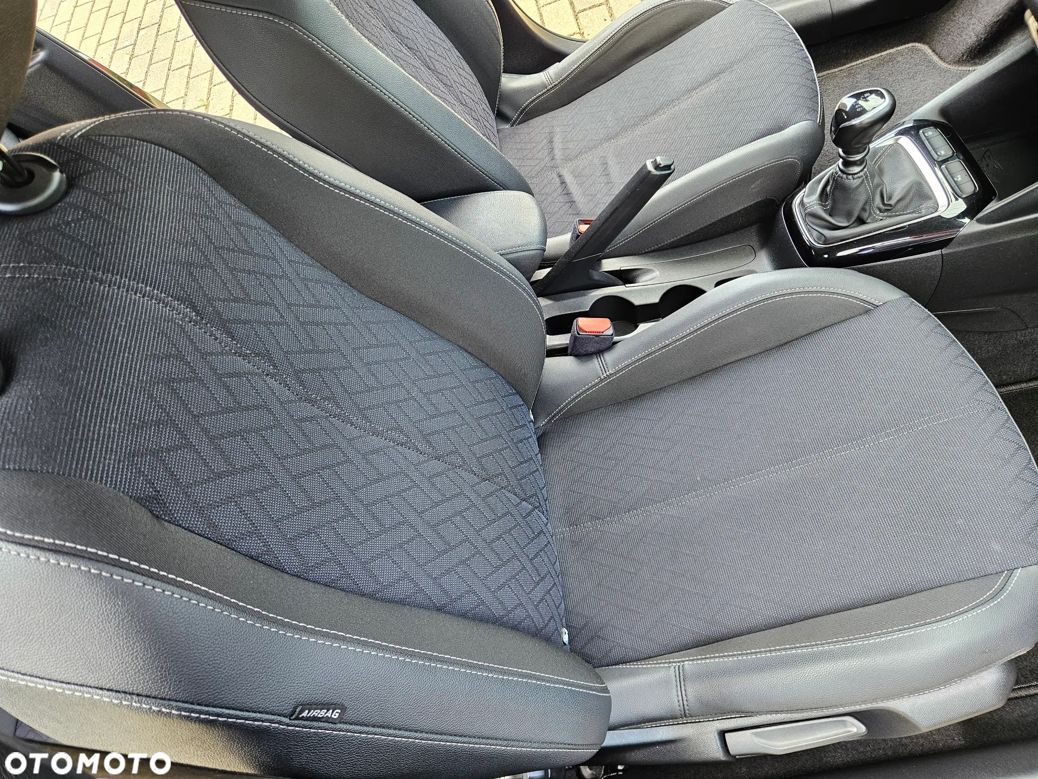 Opel Corsa 1.2 Direct Injection Turbo Start/Stop Edition - 32