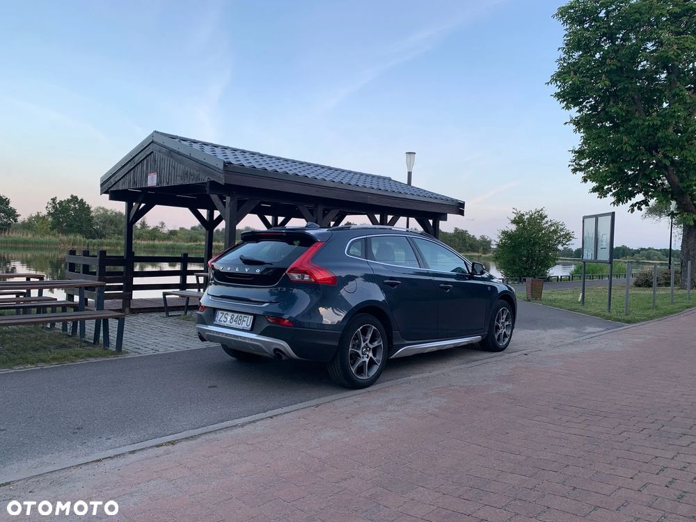 Volvo V40 Cross Country T3 Drive-E Ocean Race - 4