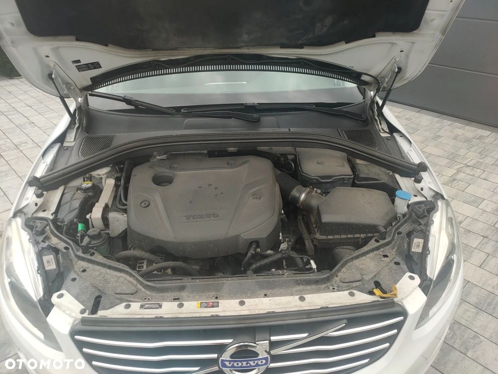 Volvo XC 60 D3 Drive-E Momentum - 34