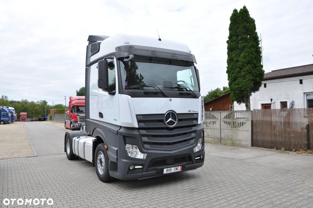 Mercedes-Benz Actros - 2