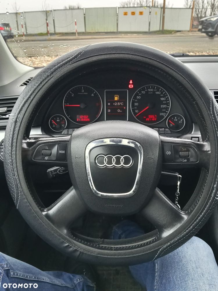 Audi A4 Limousine - 7