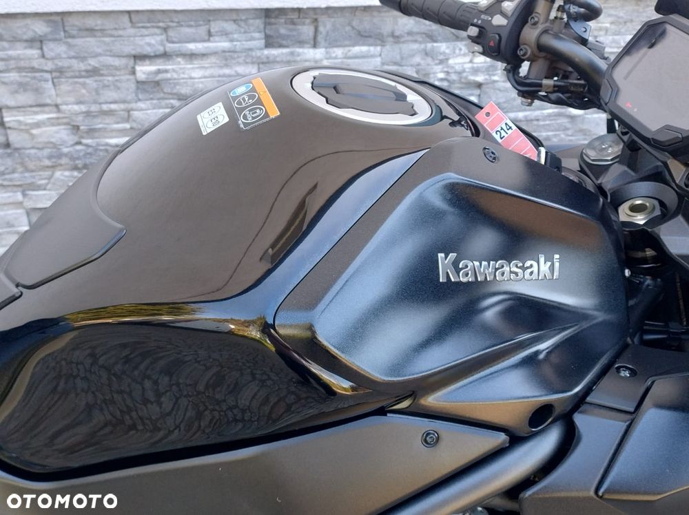 Kawasaki H2 - 22