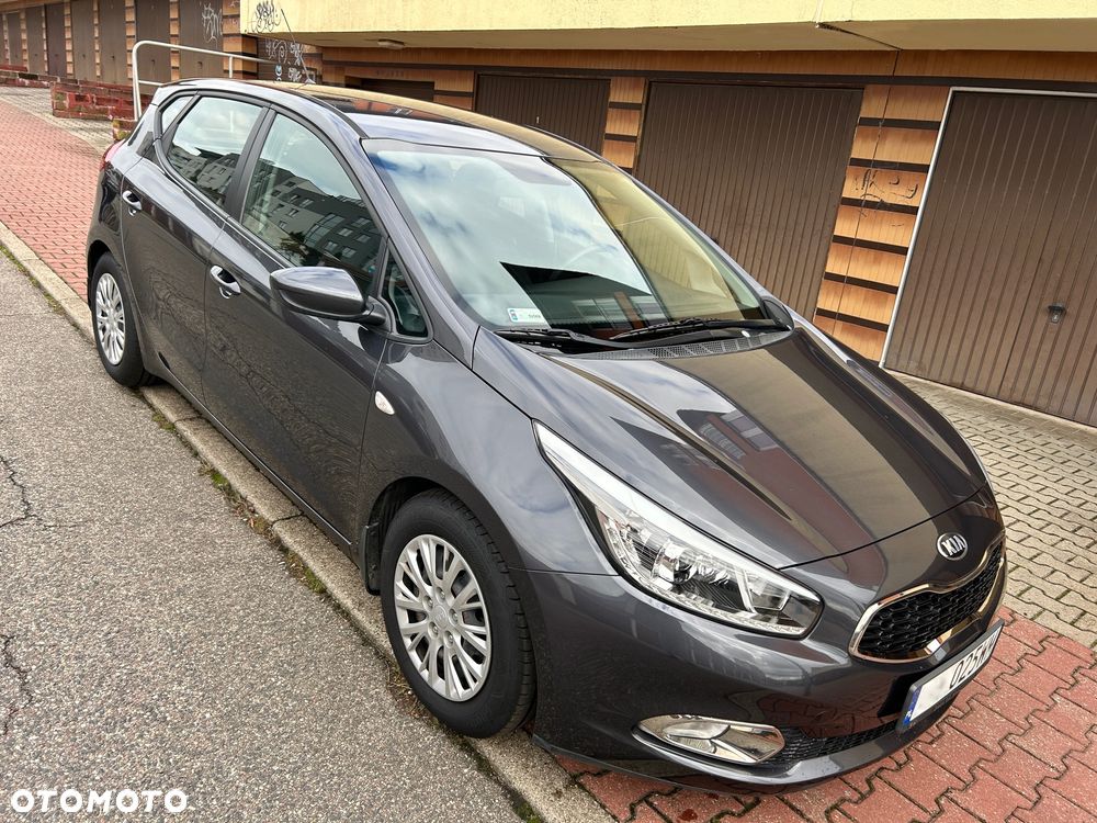 Kia Ceed - 10