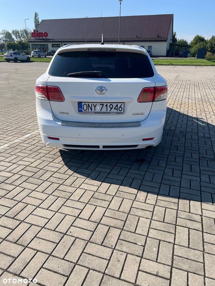 Toyota Avensis 2011 photo 5