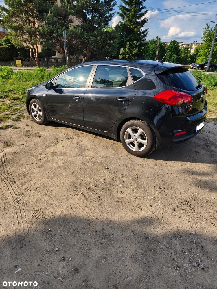 Kia Ceed 1.6 GDI L Business Line - 1
