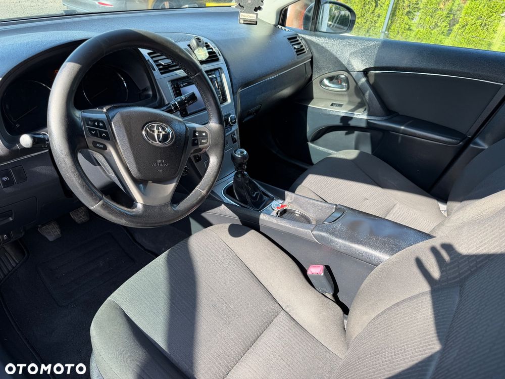 Toyota Avensis 2.0 D-4D Sol - 15