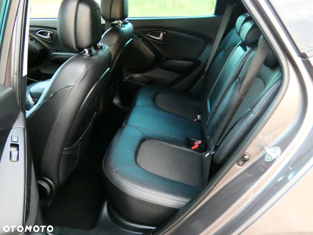 Hyundai ix35 1.7 CRDi 2WD blue Finale Gold - 15