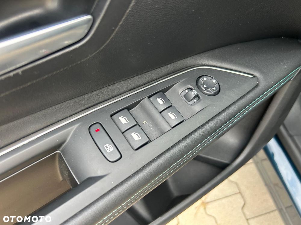 Peugeot 3008 1.2 PureTech mHEV Active Pack S&S e-DCS6 - 33