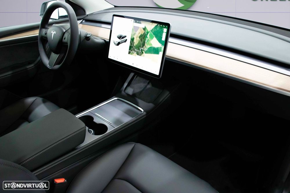 Tesla Model Y Standard Long Range RWD - 9