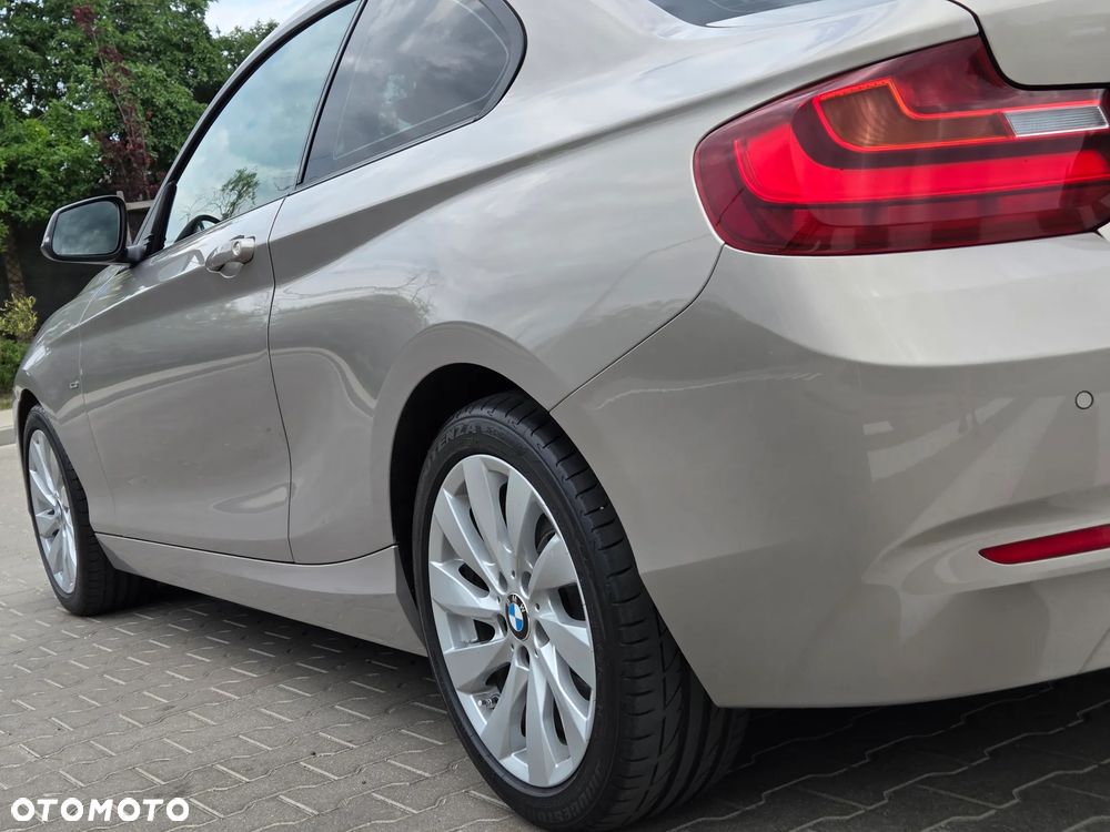 BMW Seria 2 220i Advantage - 13