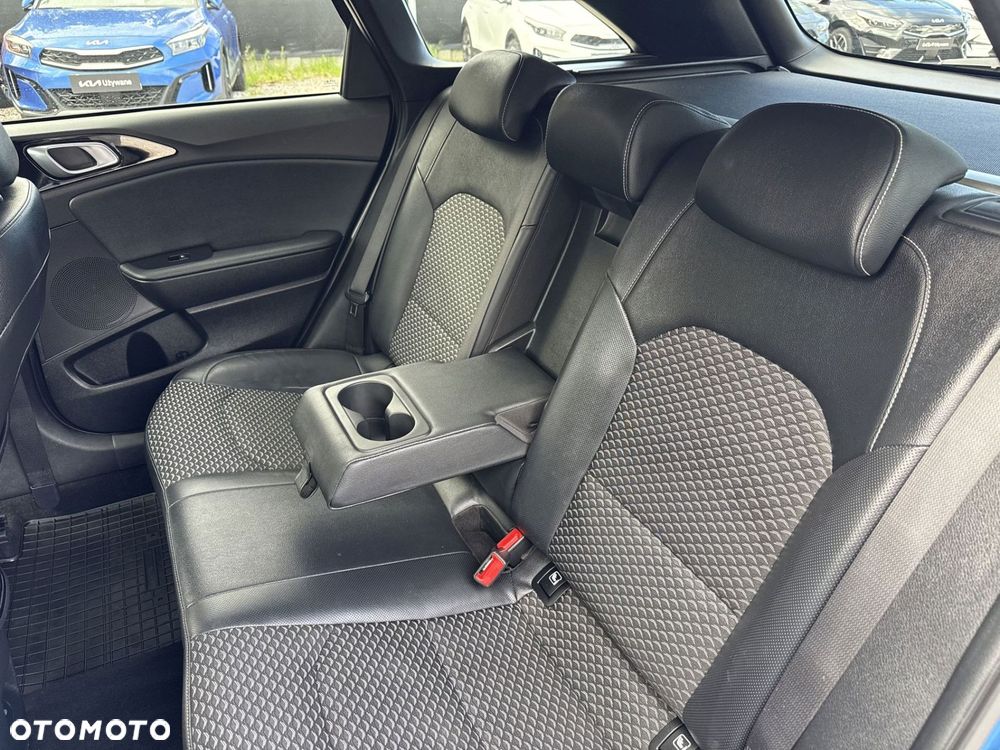 Kia Ceed 1.5 T-GDI Business Line Plus - 11