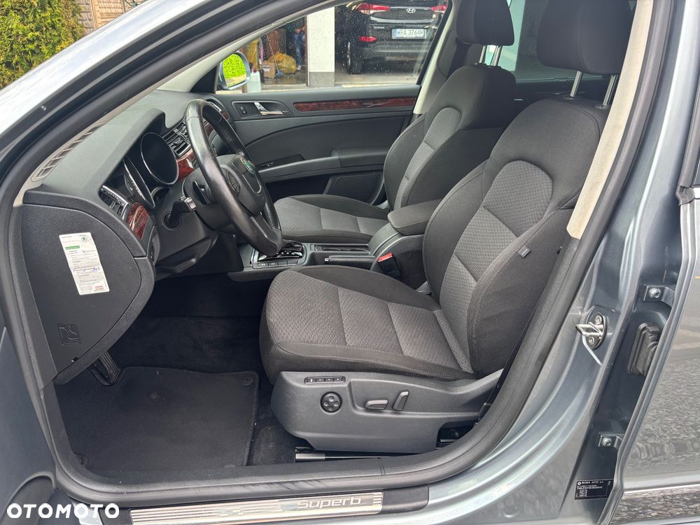 Skoda Superb 2.0 TDI Elegance DSG - 14