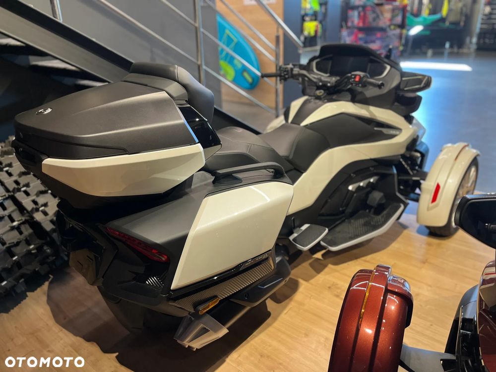 Can-Am Spyder - 6