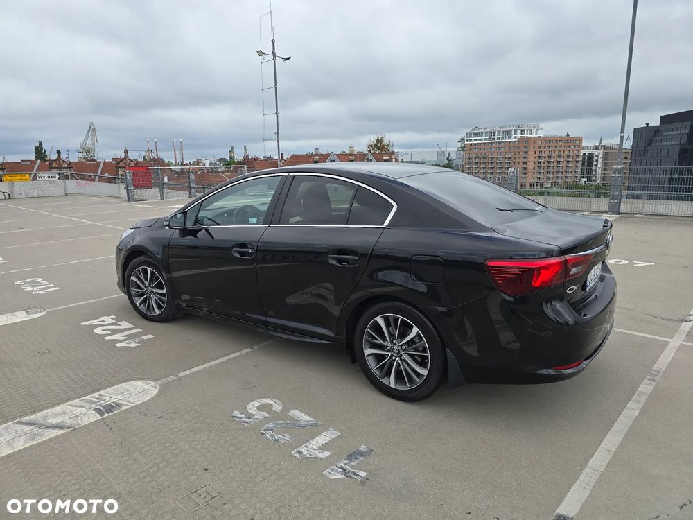 Toyota Avensis 1.8 Premium MS - 3