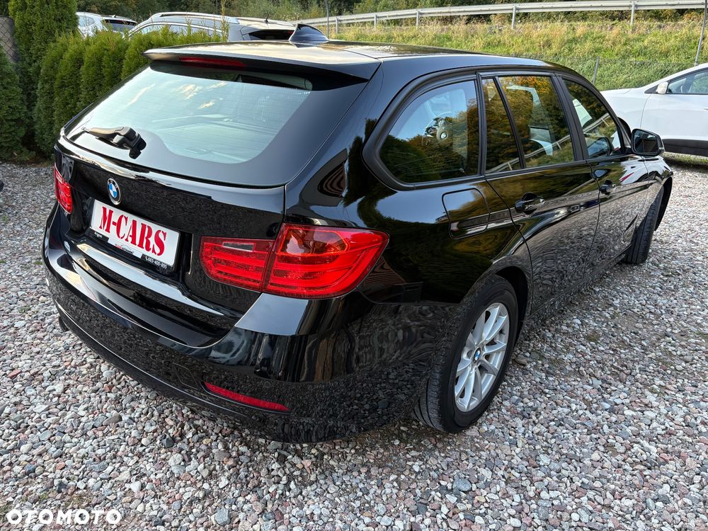 BMW Seria 3 320d Touring - 9