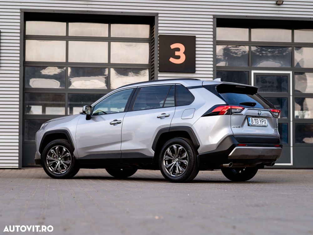 Toyota RAV4 - 10