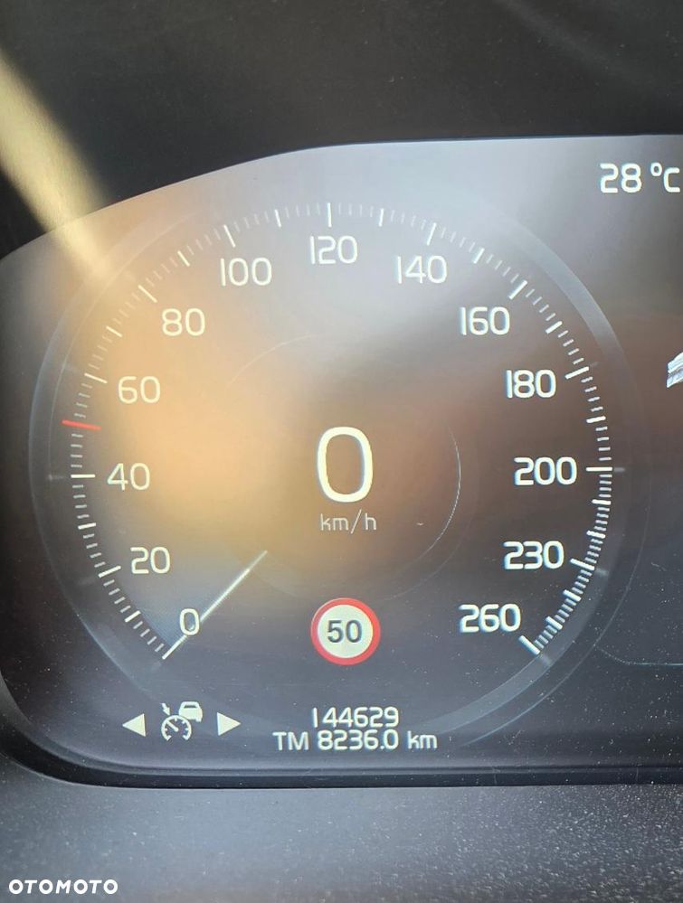Volvo XC 90 D5 AWD R-Design 7os - 17