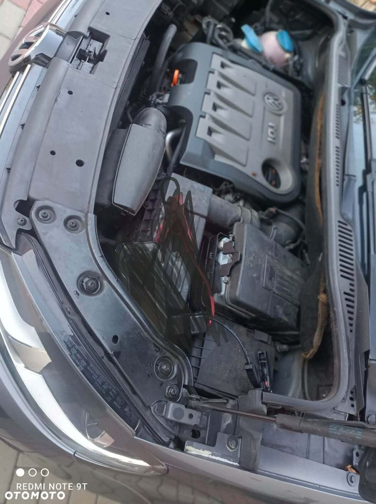 Volkswagen Touran - 12
